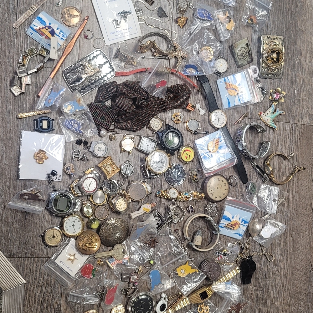 Huge crafters lot of broken jewelry and antiques- over 5 pounds!